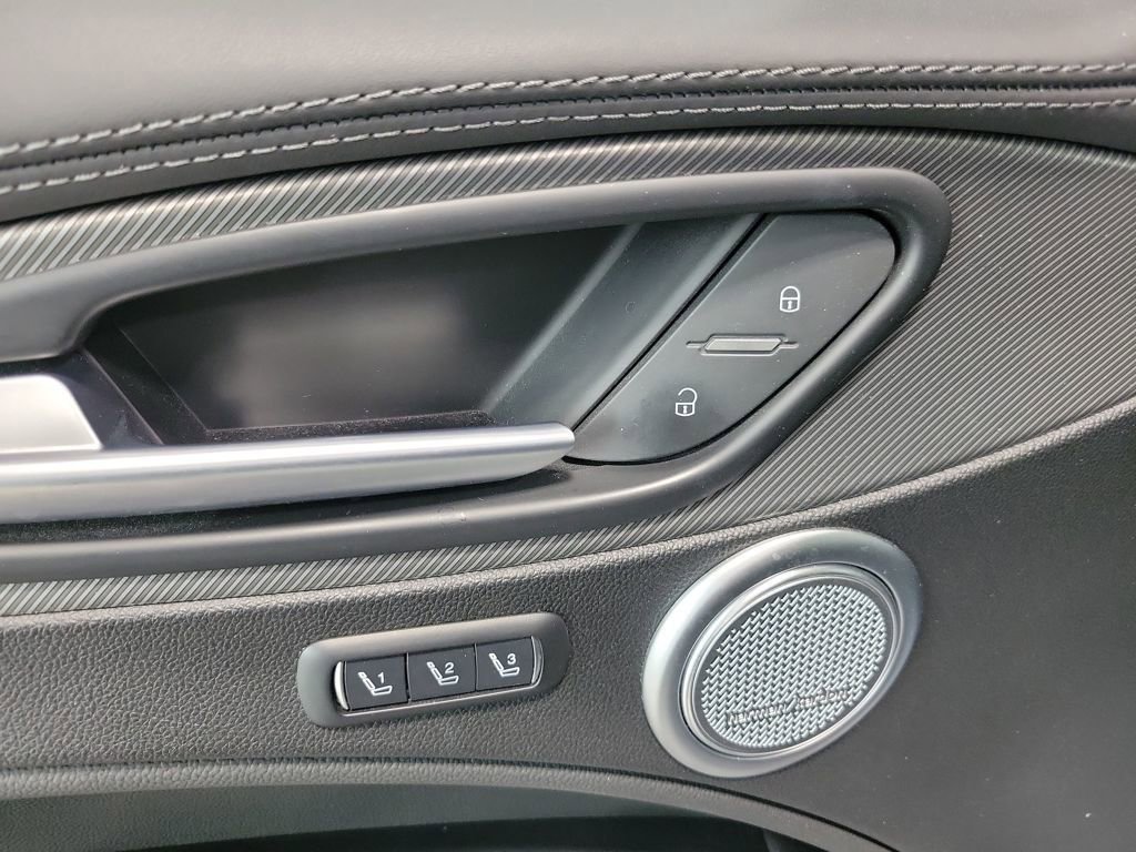 Used 2024 Alfa Romeo Stelvio Ti image 43