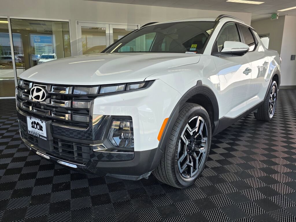 Used 2025 Hyundai Santa Cruz Limited image 8