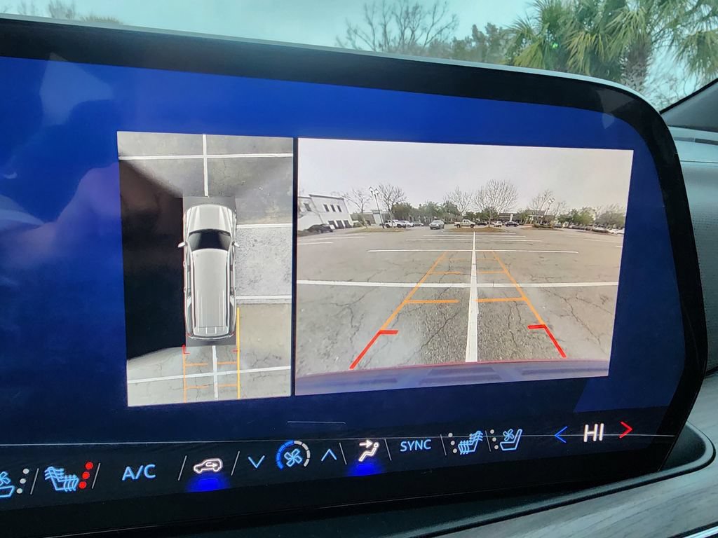 New 2025 Chevrolet Suburban Premier AWD/4WD image 17