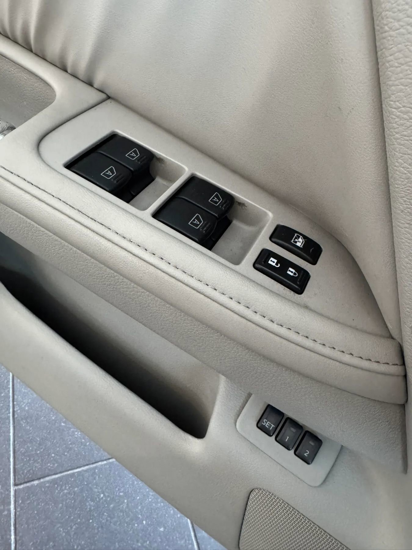 Used 2008 INFINITI M35 M35x Sedan 4D w/ Technology Pkg image 25