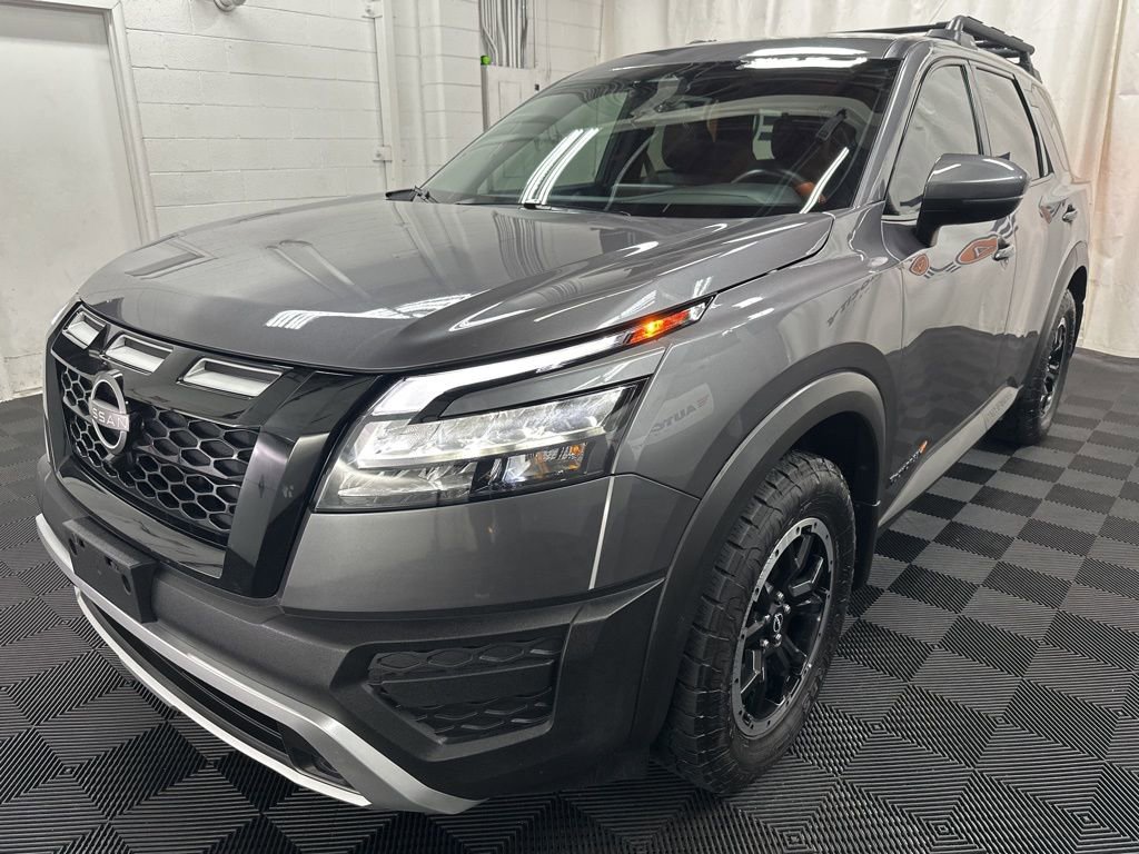 Used 2025 Nissan Pathfinder Rock Creek image 4