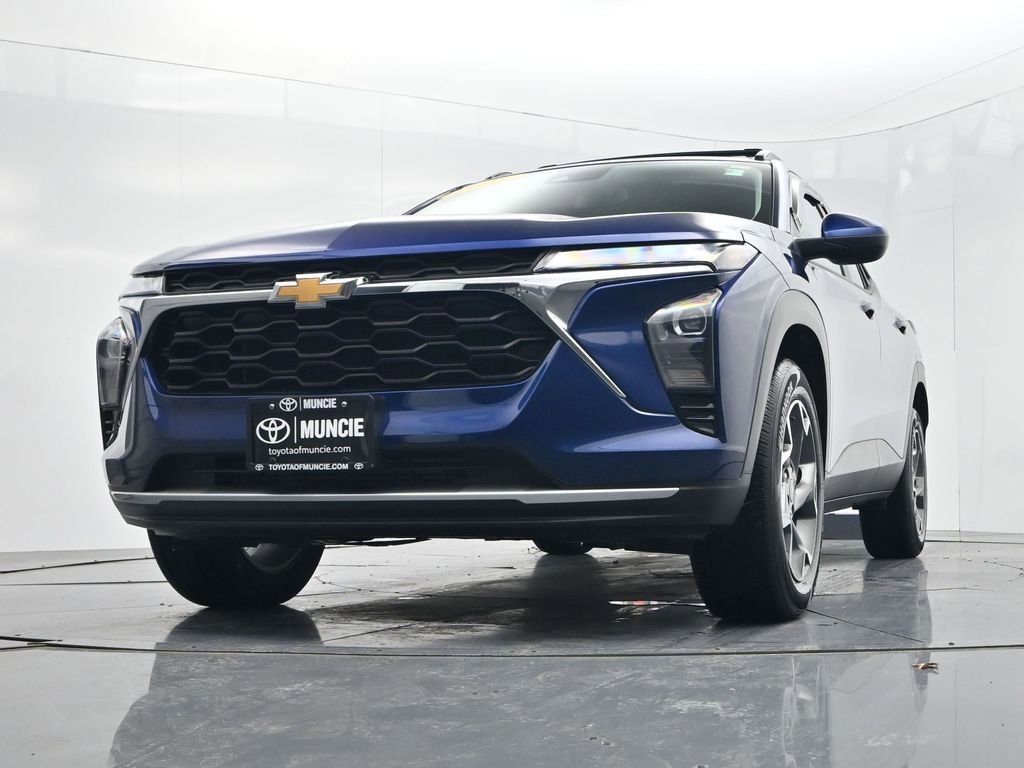 Used 2024 Chevrolet Trax LT w/ LT Convenience Package image 40