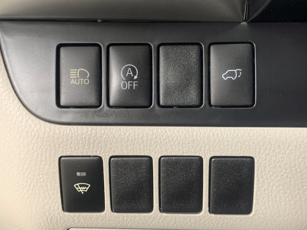 Used 2019 Toyota Highlander XLE AWD/4WD image 27