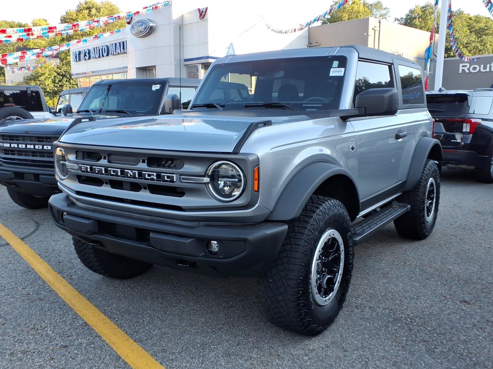 Certified 2023 Ford Bronco Big Bend w/ Sasquatch Package AWD/4WD image 4