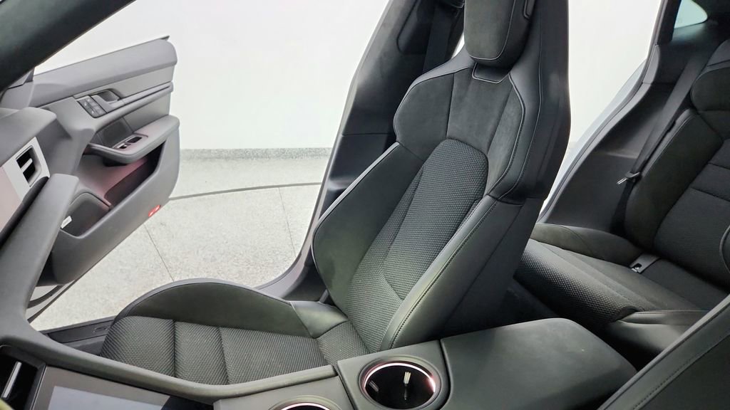 Used 2024 Porsche Taycan GTS image 23