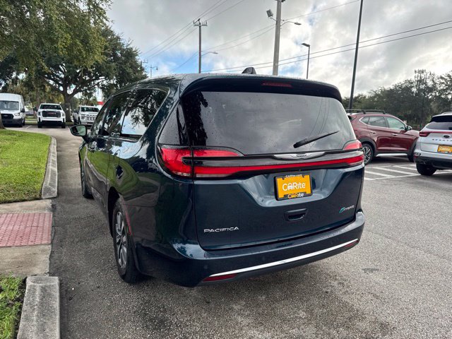 Used 2023 Chrysler Pacifica Touring-L FWD image 5