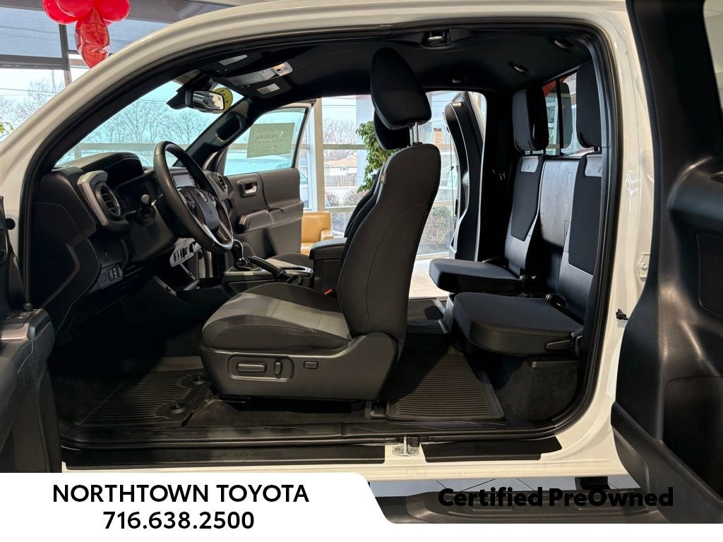 Used 2022 Toyota Tacoma TRD Sport image 17