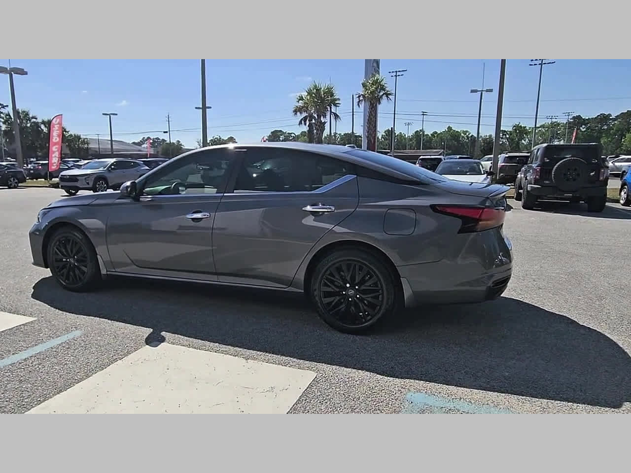 Used 2025 Nissan Altima 2.5 SV w/ SV Special Edition Package FWD image 28