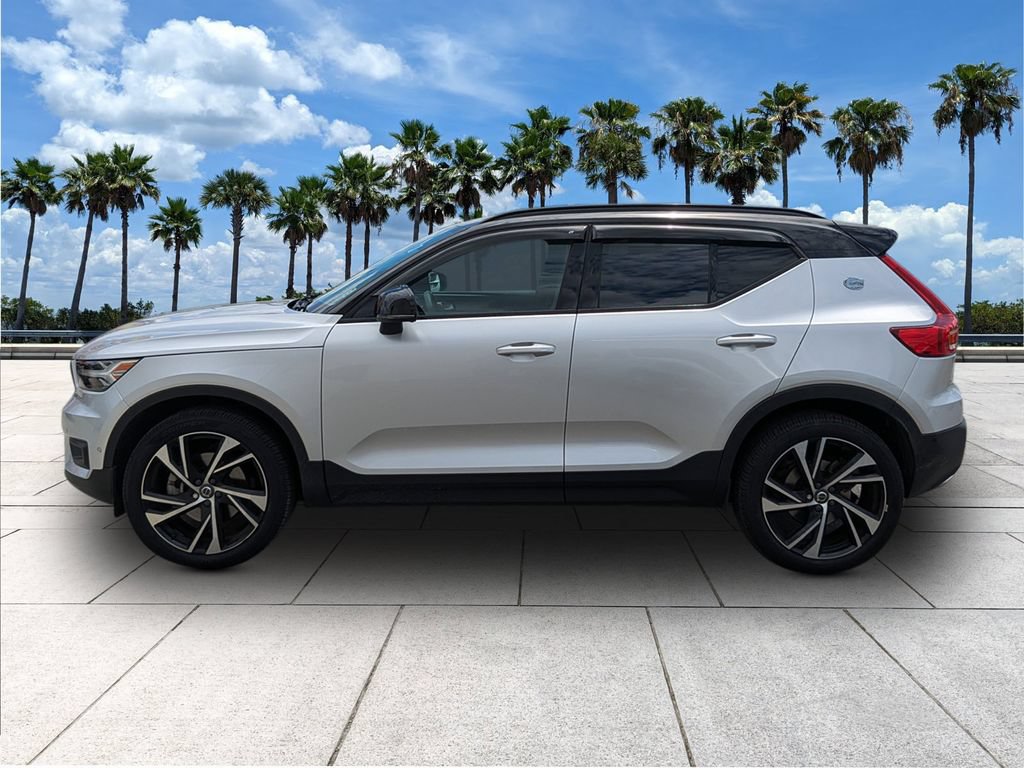 Used 2019 Volvo XC40 T5 R-Design AWD/4WD image 6