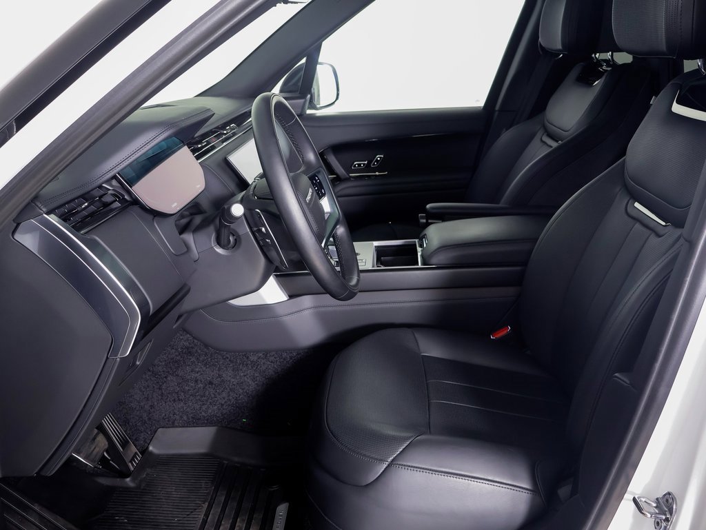 Used 2024 Land Rover Range Rover SV image 5