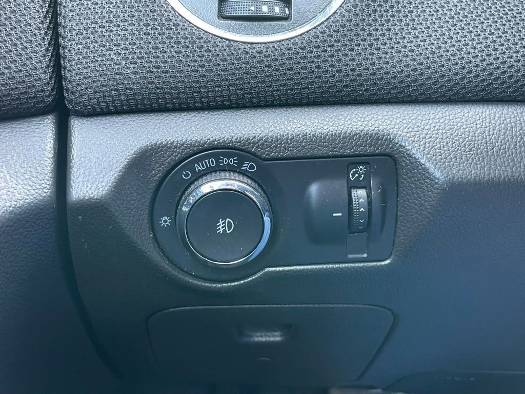 Used 2015 Chevrolet Cruze LT w/ Sun, Sound and Sport Package image 45