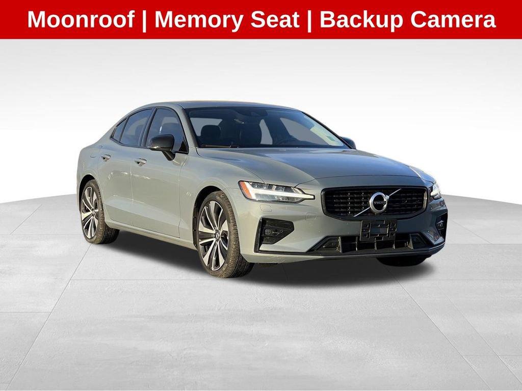 Used 2022 Volvo S60 B5 Inscription image 1