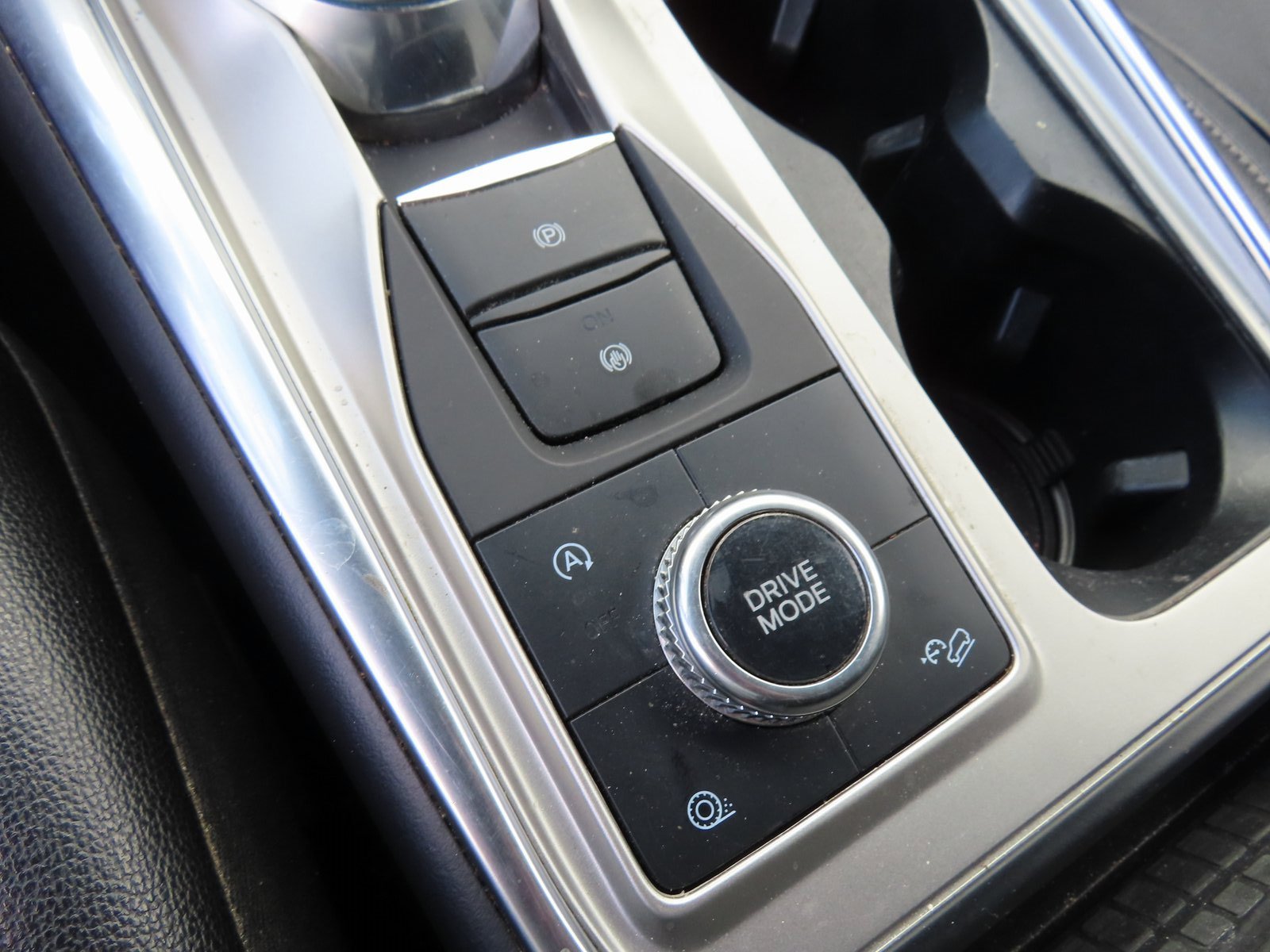 Used 2020 Ford Explorer Limited image 27