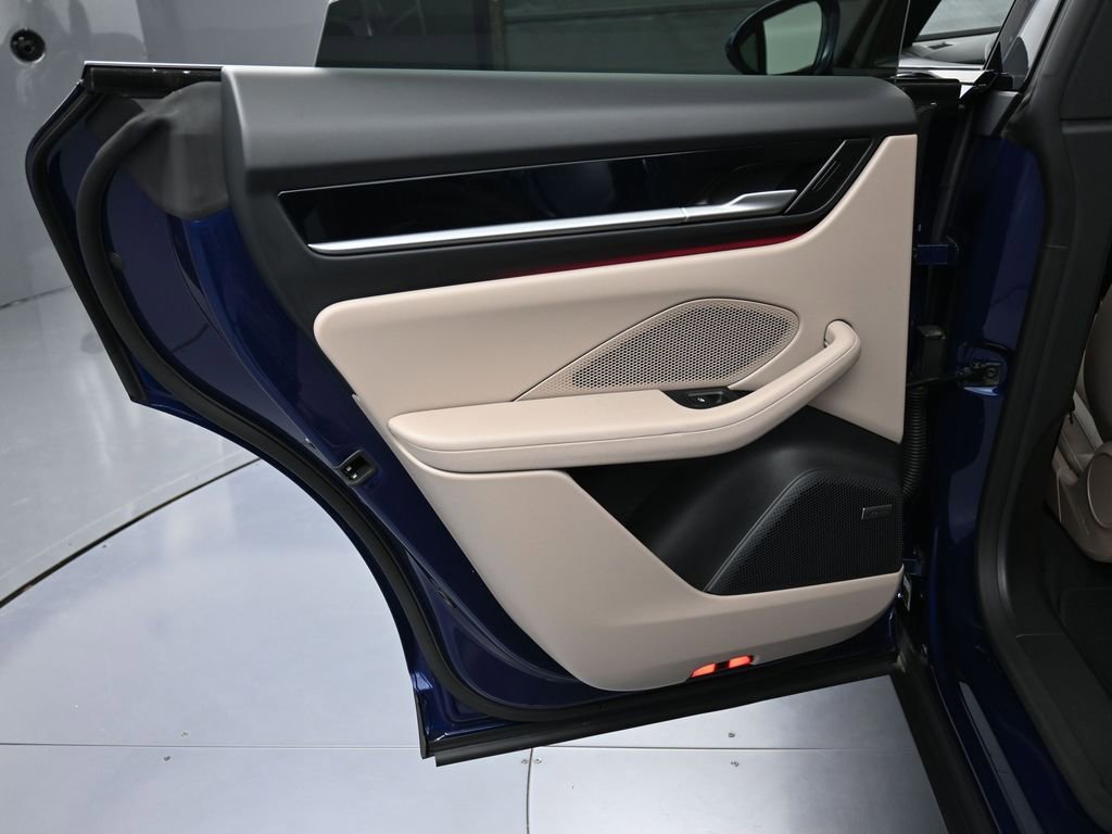 Certified 2025 Porsche Macan 4S Electric image 23