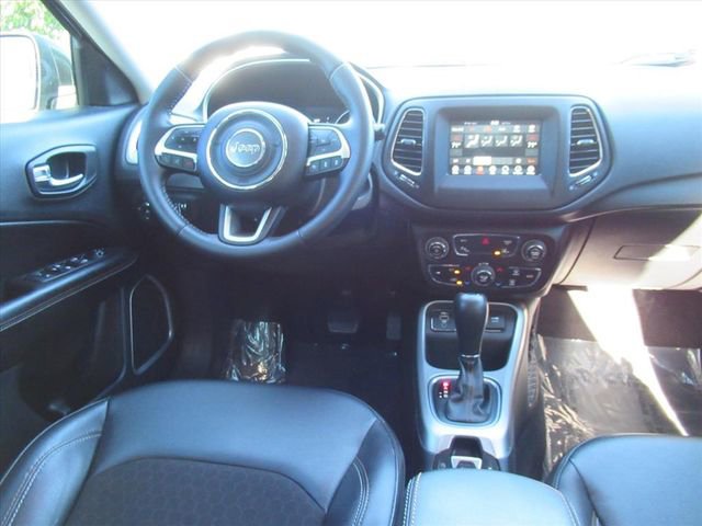 Used 2020 Jeep Compass Latitude image 13