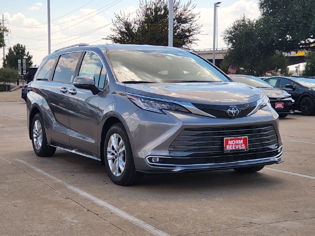 New 2026 Toyota Sienna Limited FWD image 2