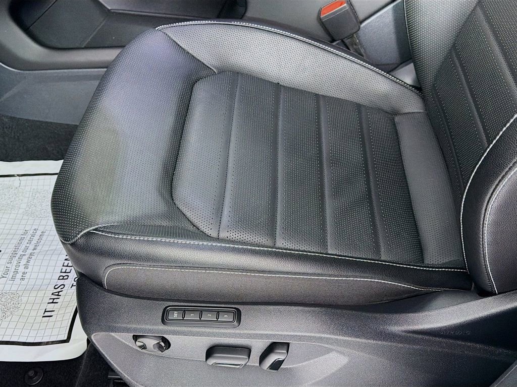 Used 2025 Volkswagen Atlas SEL image 20
