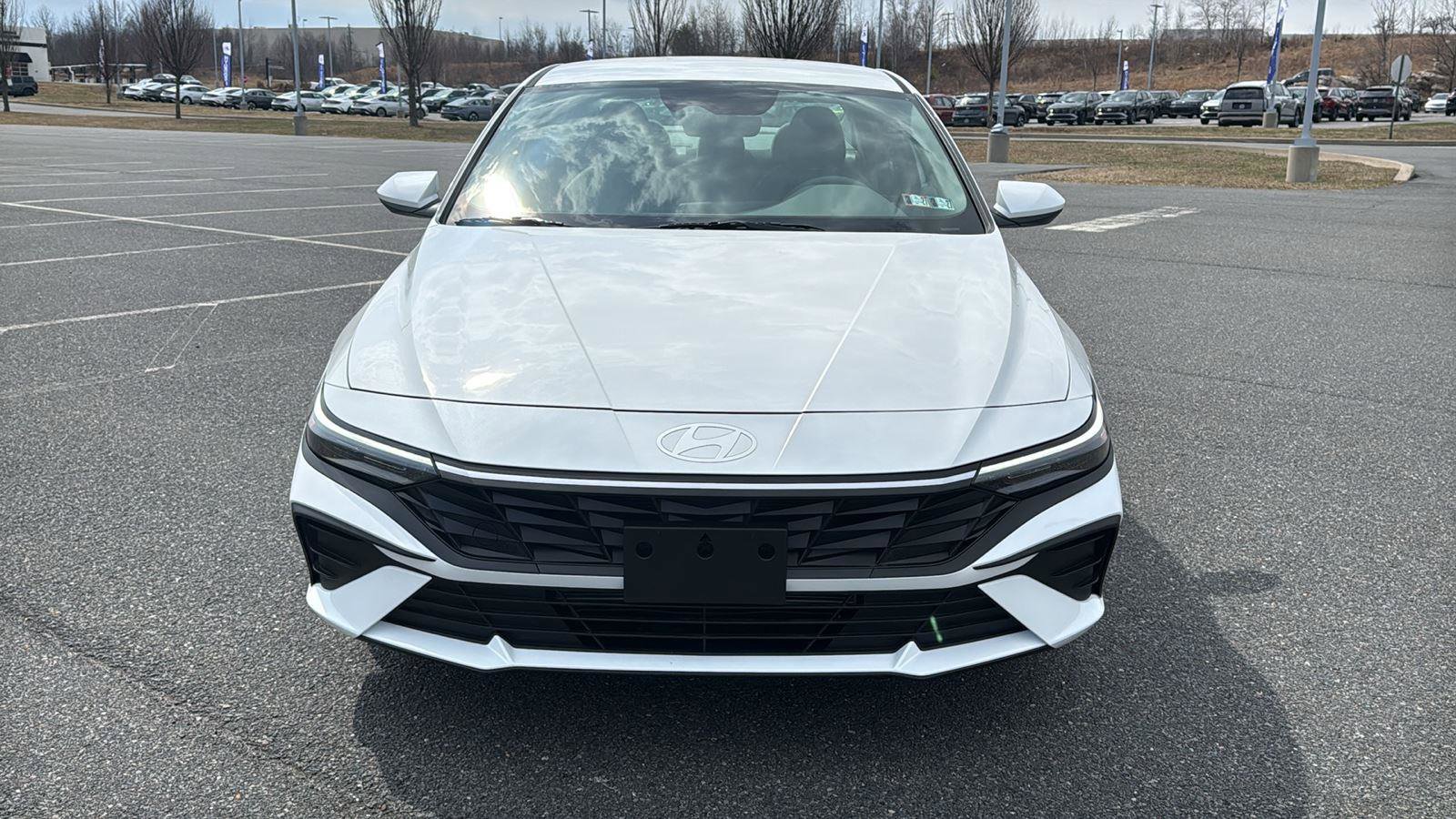 Used 2026 Hyundai Elantra SE FWD image 16