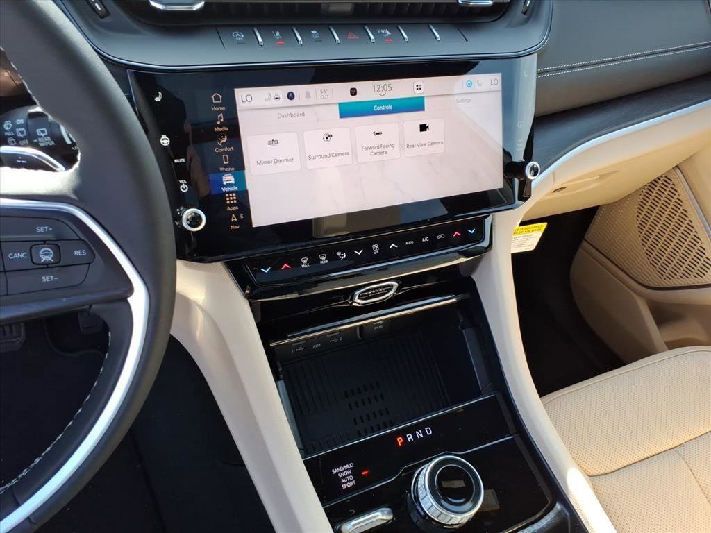 New 2026 Jeep Grand Cherokee Limited w/ Luxury Tech Group II image 16