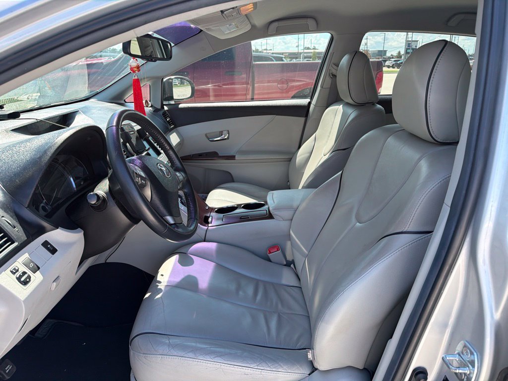 Used 2012 Toyota Venza XLE FWD image 8