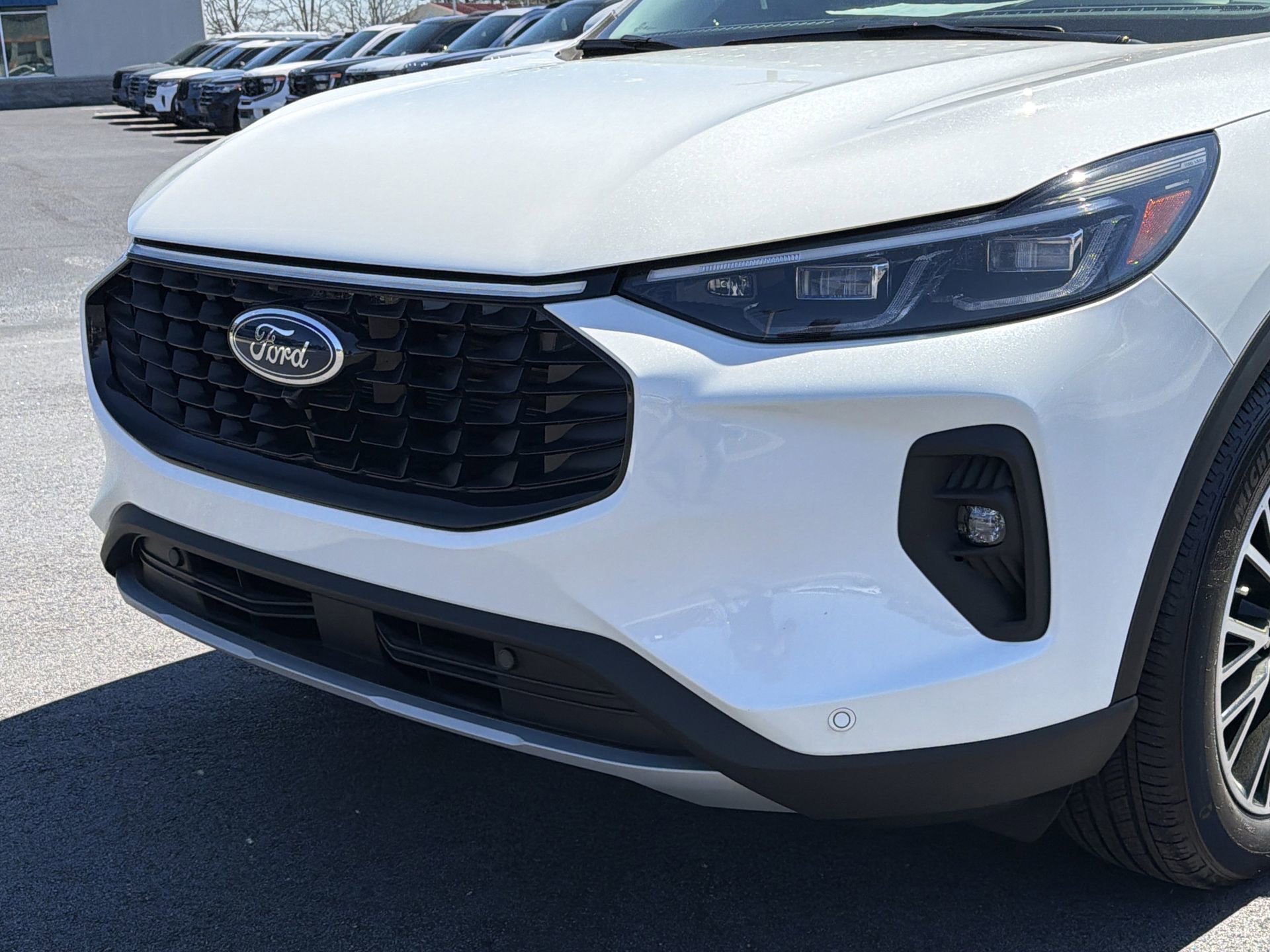 Certified 2025 Ford Escape SE w/ PHEV Premium Package image 28