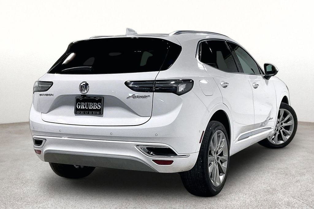 Used 2022 Buick Envision Avenir w/ Technology Package II FWD image 2