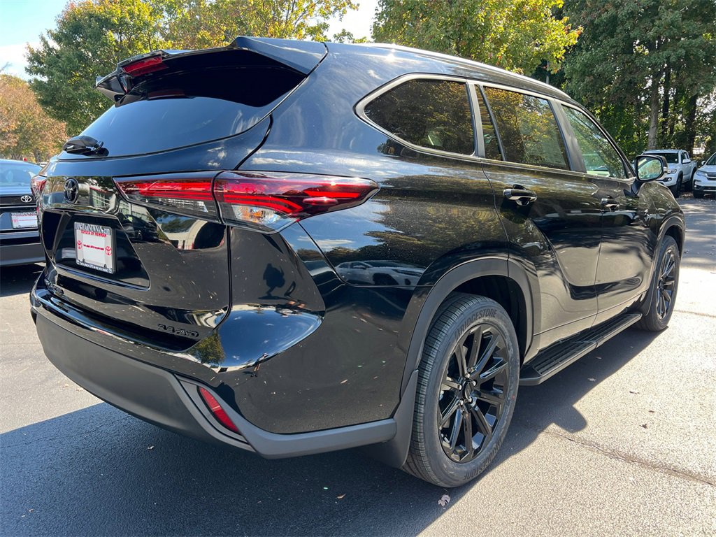 New 2026 Toyota Highlander XLE image 3
