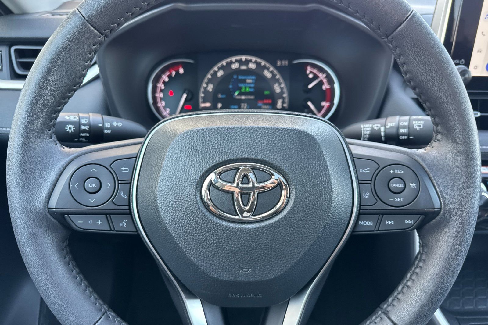 Used 2024 Toyota RAV4 XLE Premium FWD image 24