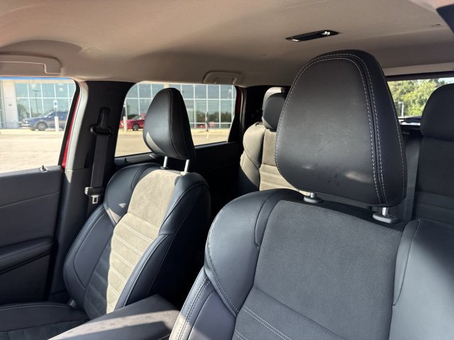 Used 2025 Mitsubishi Outlander SE FWD image 11