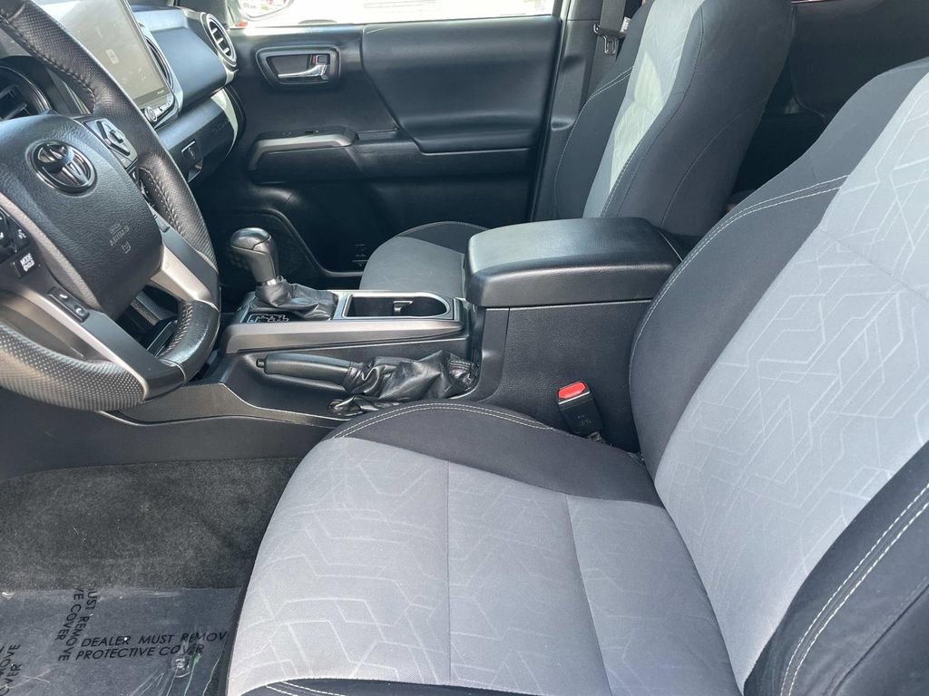 Used 2021 Toyota Tacoma TRD Off-Road w/ Technology Package image 18