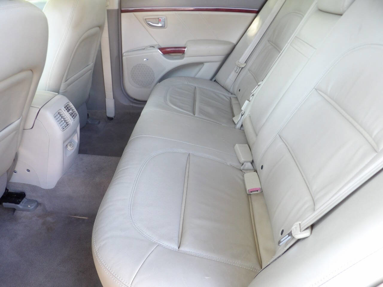 Used 2008 Hyundai Azera Limited image 24