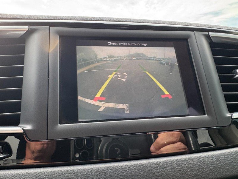 Used 2019 Chrysler Pacifica Touring-L FWD image 21
