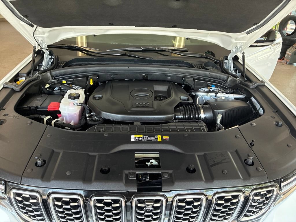 Certified 2024 Jeep Grand Cherokee Summit w/ Adv Protech Group IV AWD/4WD image 47