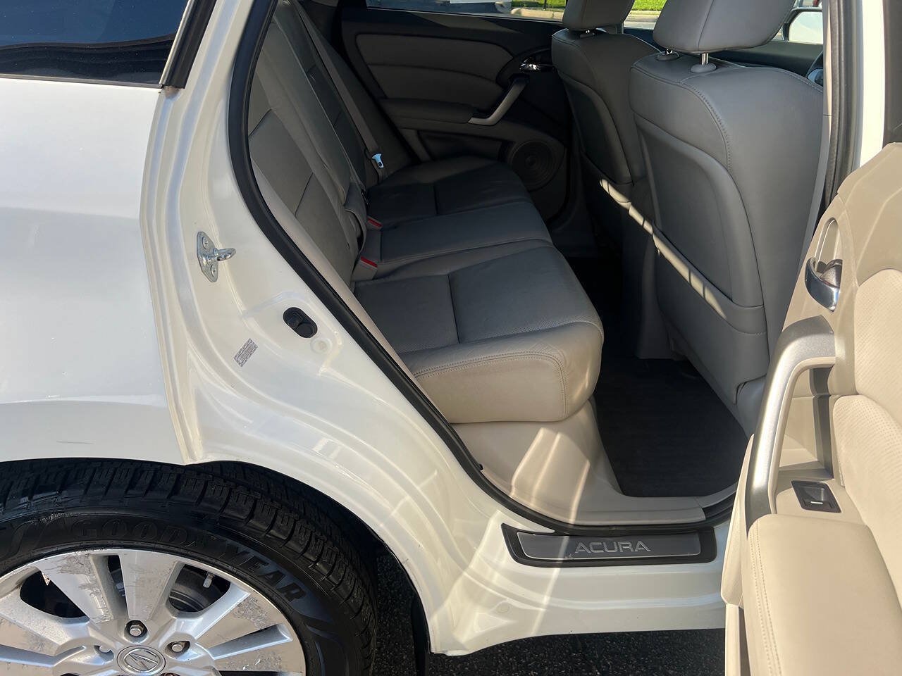 Used 2011 Acura RDX SH-AWD image 25