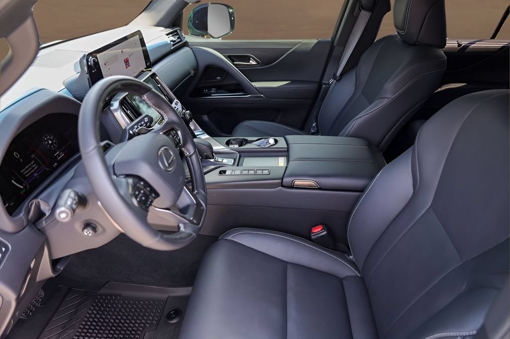 Used 2026 Lexus LX 700h Luxury w/ Appearance Package AWD/4WD image 9