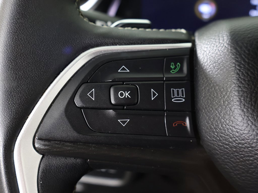 Used 2024 Jeep Grand Cherokee Altitude image 41