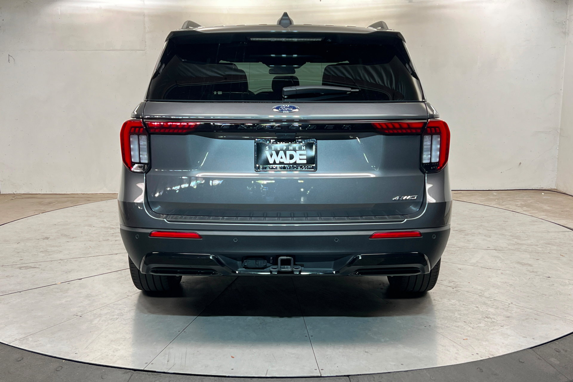Used 2025 Ford Explorer ST-Line w/ ST-Line Street Pack AWD/4WD image 5