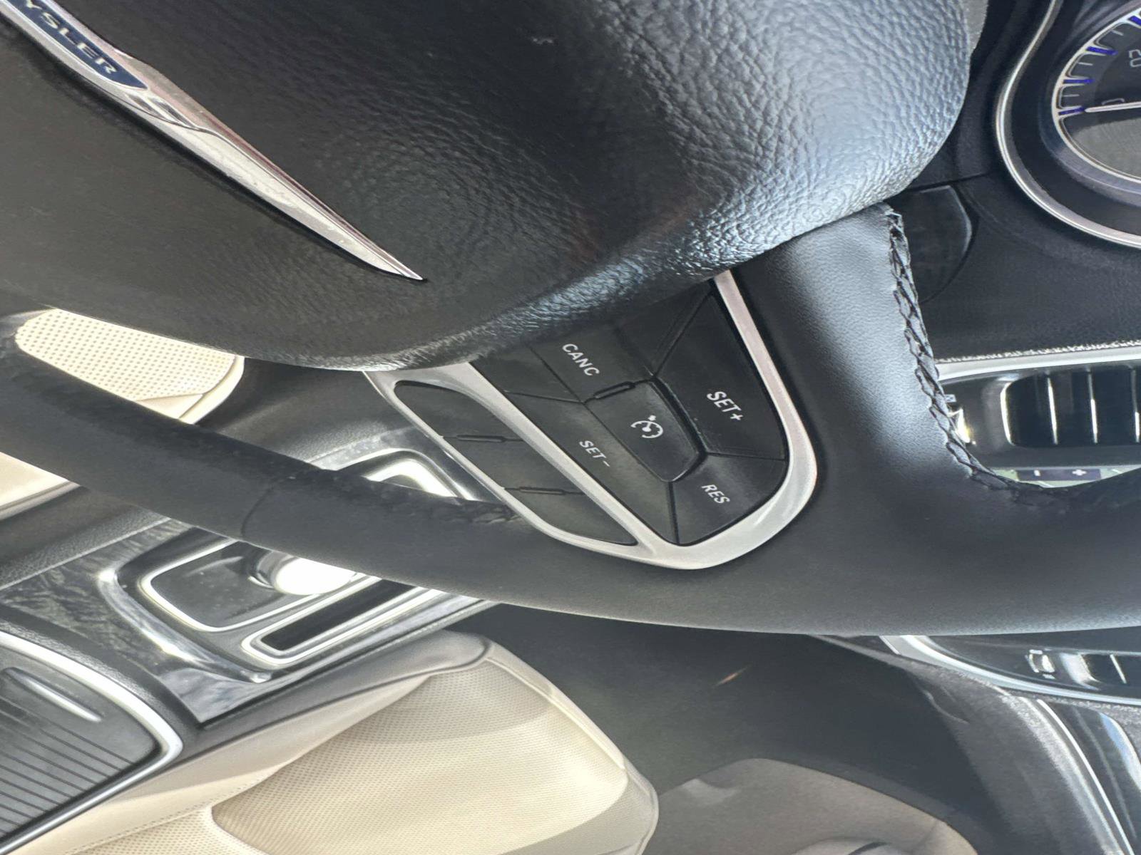 Certified 2023 Chrysler 300 Touring L w/ Popular Equipment Group image 24