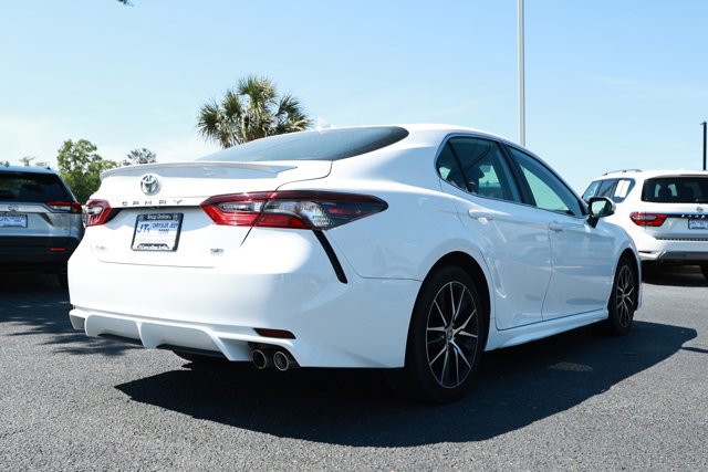 Used 2021 Toyota Camry SE w/ Convenience Package FWD image 6