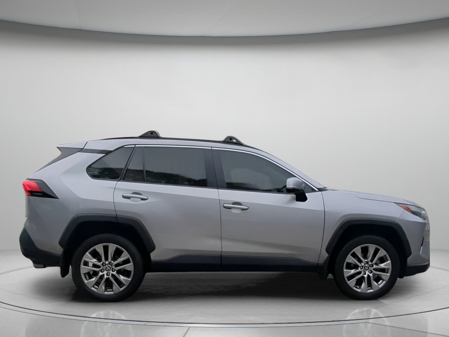 Used 2025 Toyota RAV4 XLE Premium w/ Weather Package FWD image 32
