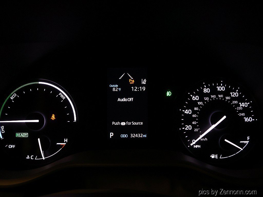 Used 2022 Toyota Sienna XLE FWD image 17