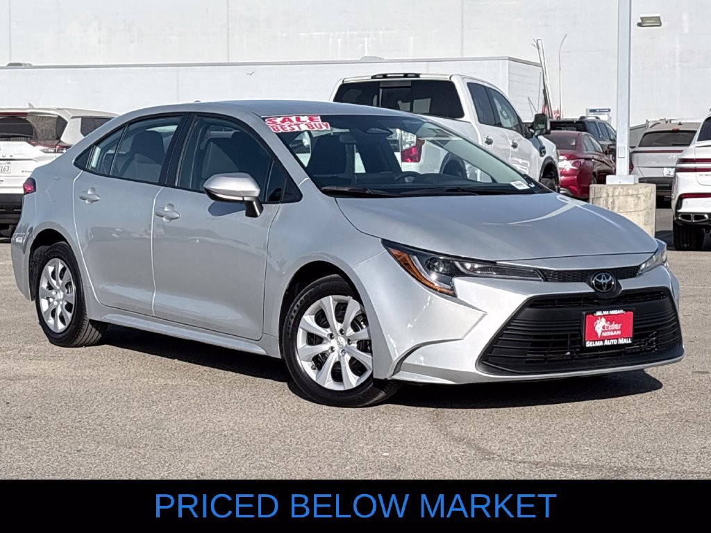Used 2025 Toyota Corolla LE FWD image 2