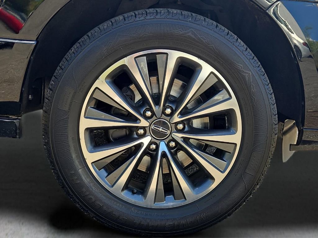 Used 2017 Lincoln Navigator Select AWD/4WD image 9