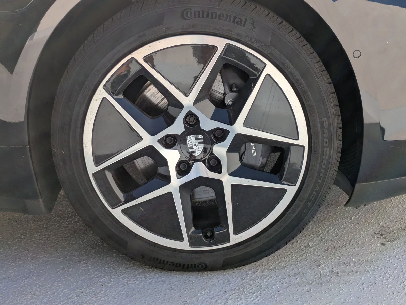 New 2025 Porsche Taycan image 28