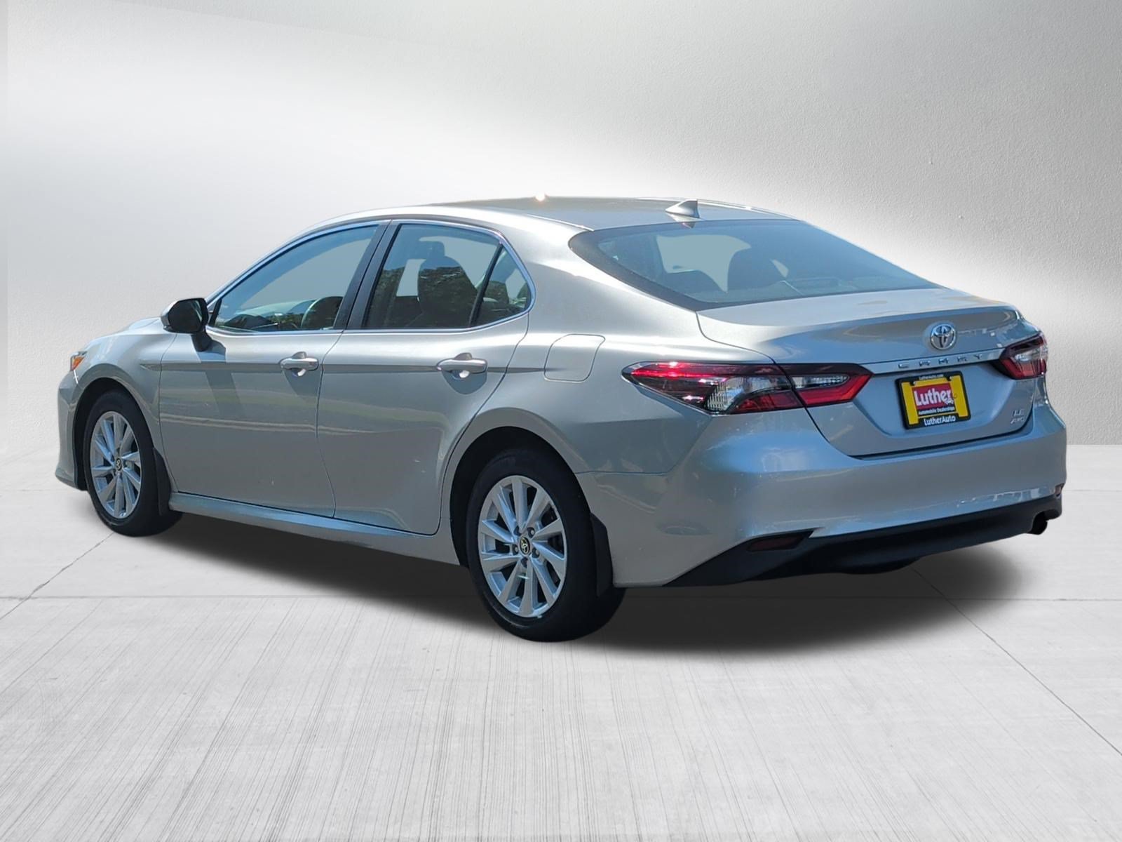 Used 2022 Toyota Camry LE w/ Cold Weather Package AWD/4WD image 5