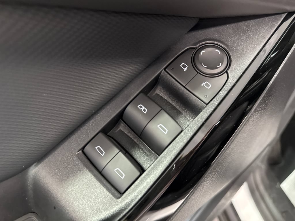 New 2026 Chevrolet Equinox LT w/ Safety and Technology Package FWD image 33