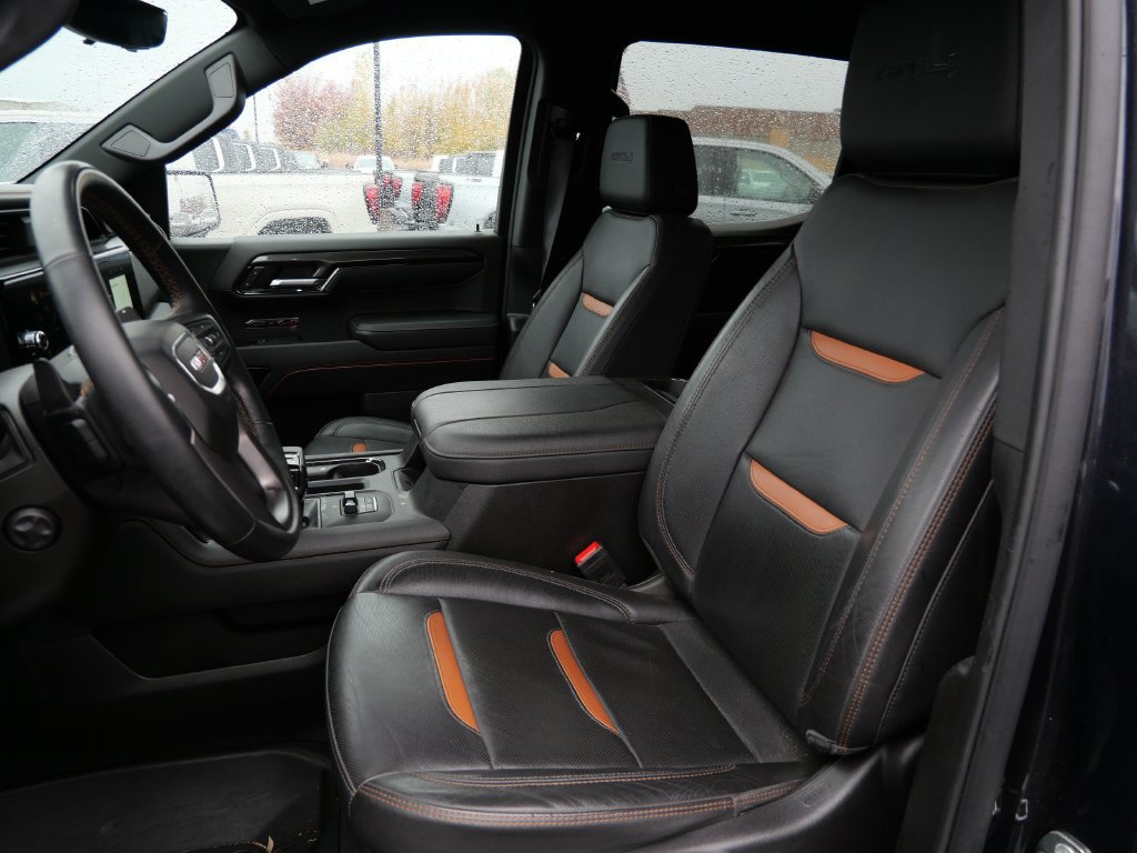 Used 2024 GMC Sierra 1500 AT4 w/ Technology Package AWD/4WD image 11
