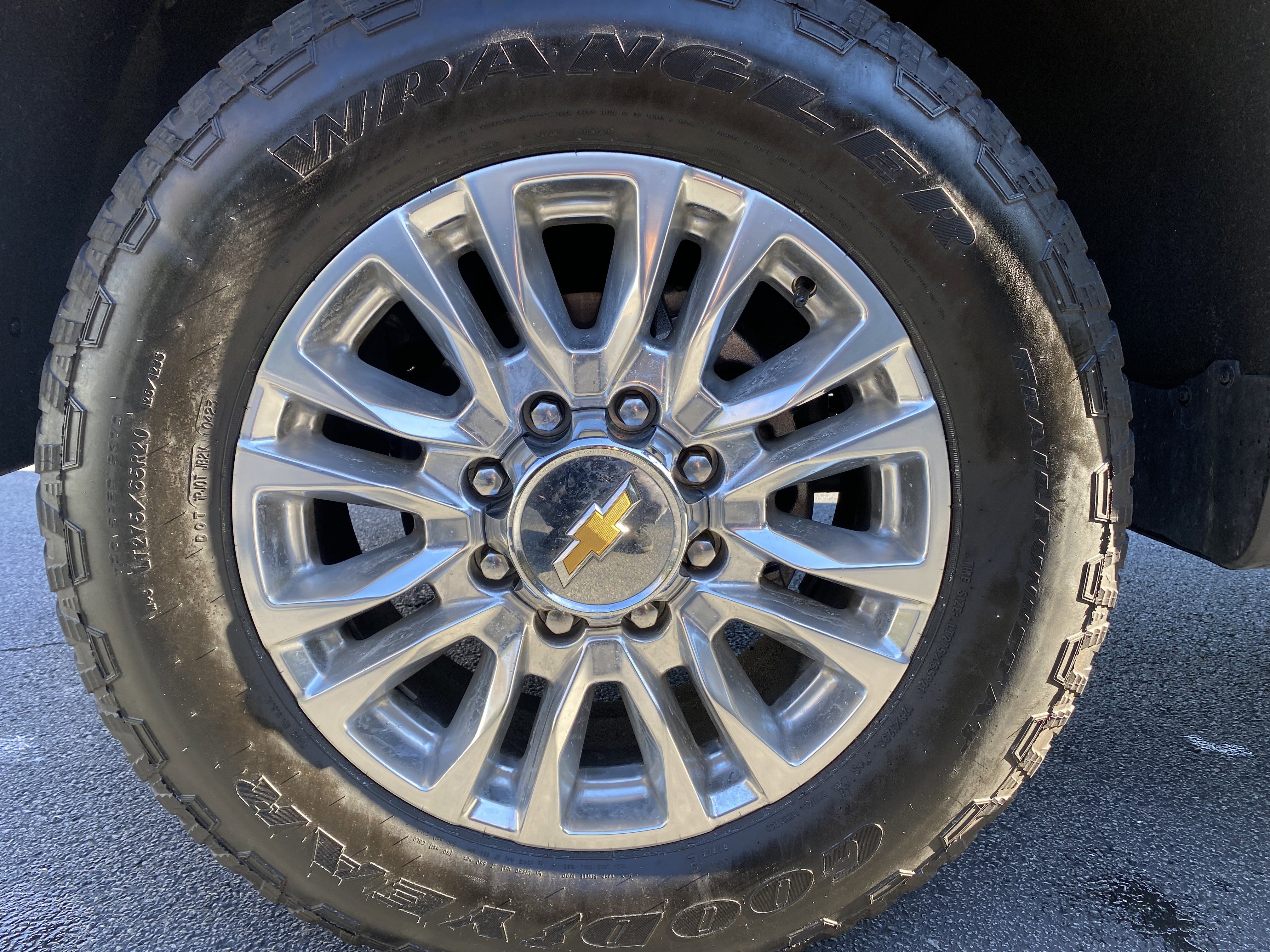 Used 2023 Chevrolet Silverado 2500 High Country w/ Z71 Off-Road Package image 50