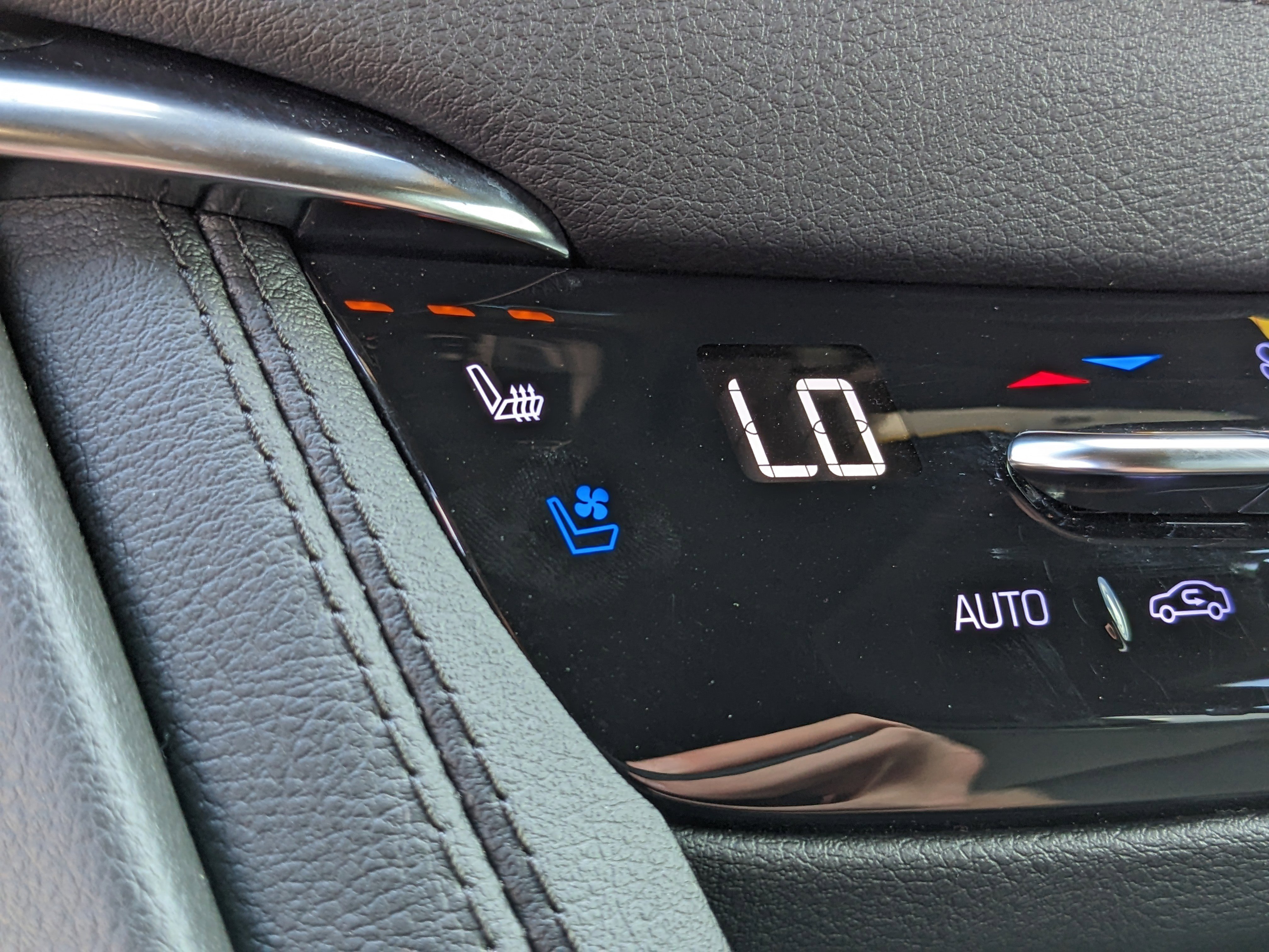 Certified 2022 Cadillac XT5 Premium Luxury w/ Technology Package image 26