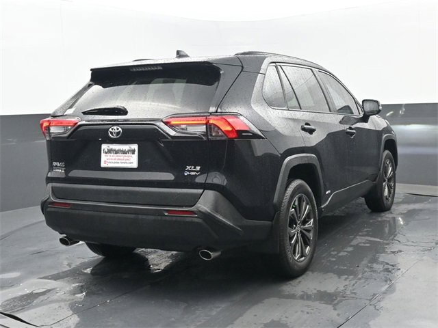 Used 2025 Toyota RAV4 XLE Premium image 21